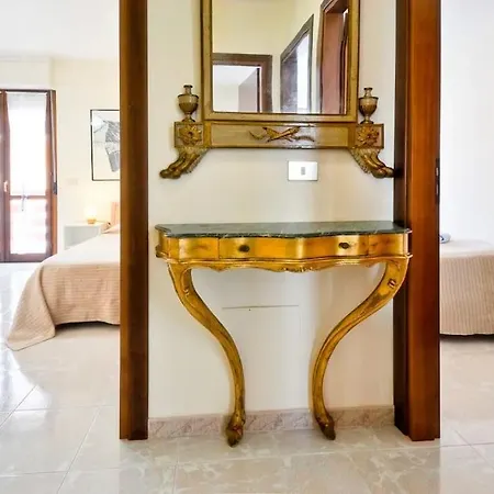 Vakantiehuis Stylish & Spacious Townhouse - Walk To & Town