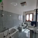 Stylish & Spacious Townhouse - Walk To & Town 费尔蒂利亚