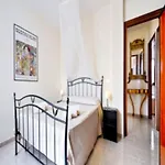 Stylish & Spacious Townhouse - Walk To & Town 费尔蒂利亚