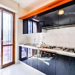 Stylish & Spacious Townhouse - Walk To & Town Fertilia