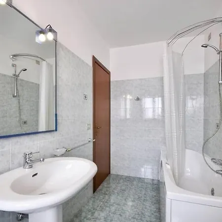Holiday home Stylish & Spacious Townhouse - Walk To & Town *