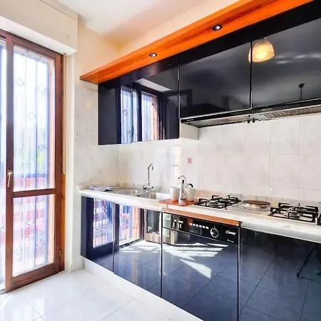 Stylish & Spacious Townhouse - Walk To & Town フェルティリア