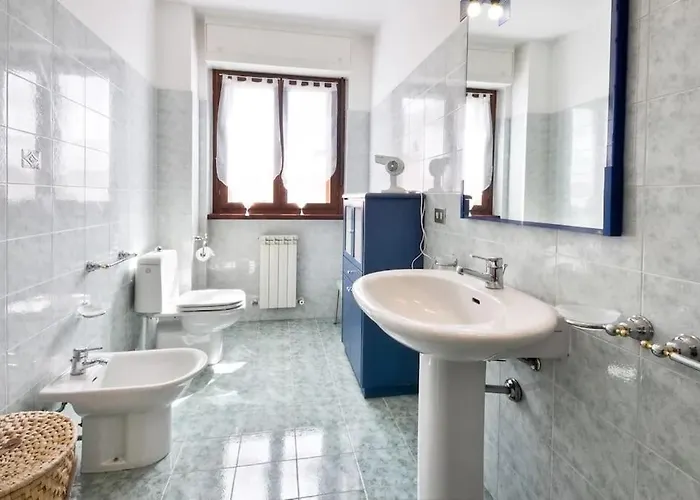 Ferienhaus Stylish & Spacious Townhouse - Walk To & Town Fertilia