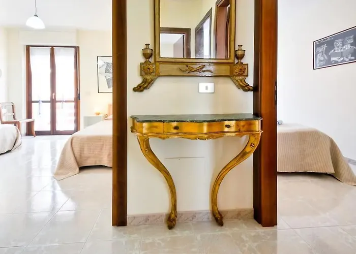 Ferienhaus Stylish & Spacious Townhouse - Walk To & Town