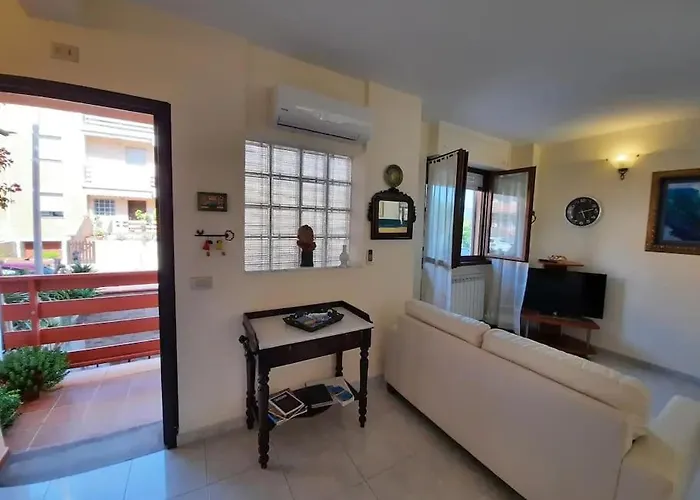 Stylish & Spacious Townhouse - Walk To & Town